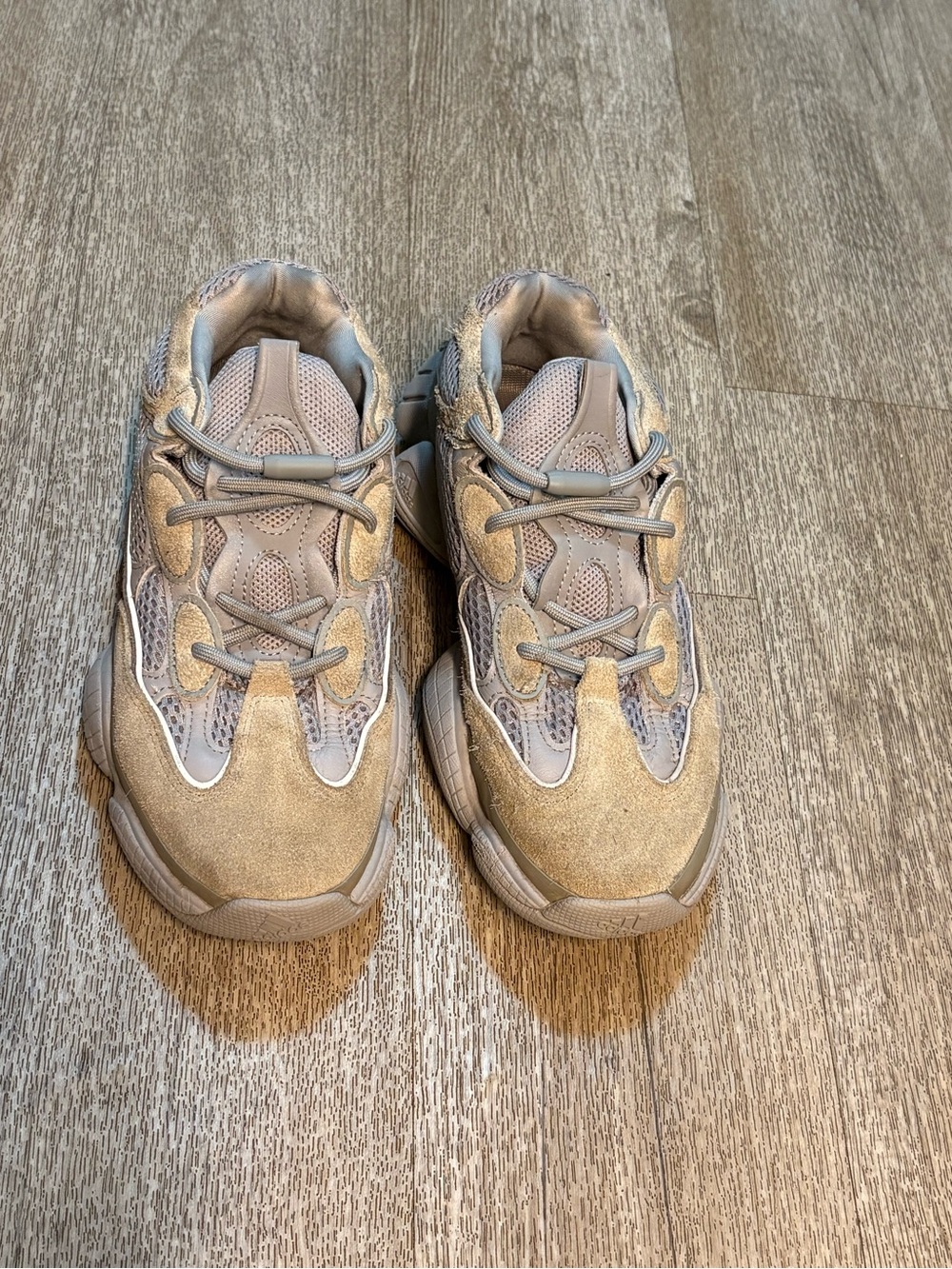 Yeezy 500 stone salt size 8 1/2